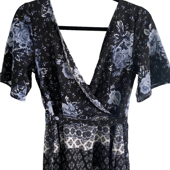 Francesca’s Floral Print Tie Waist Romper Women’s Size XXS - Picture 3 of 7